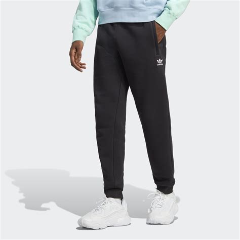 adidas trefoil